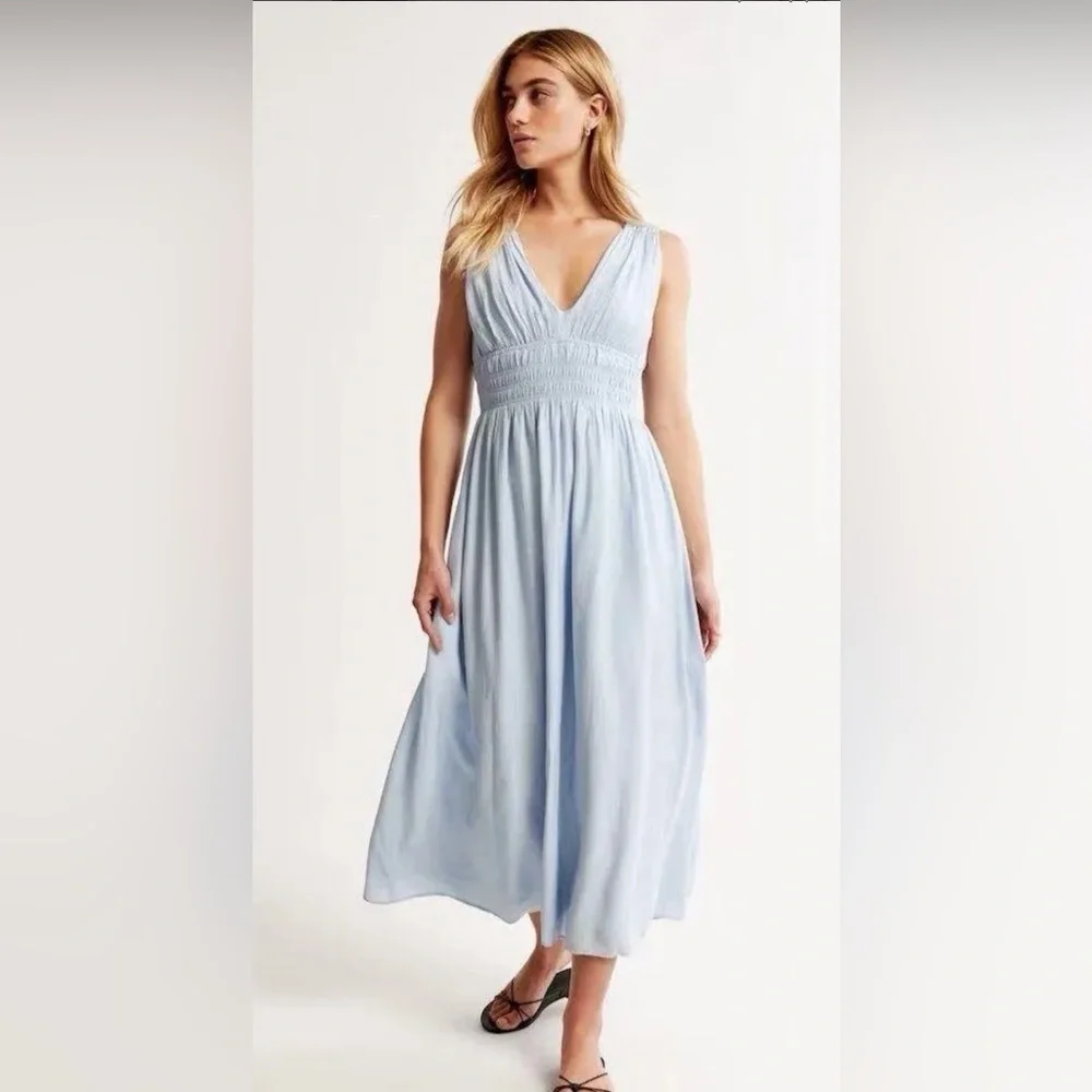 Abercrombie & Fitch Light Blue Maxi Dress. Size XS. New with tags